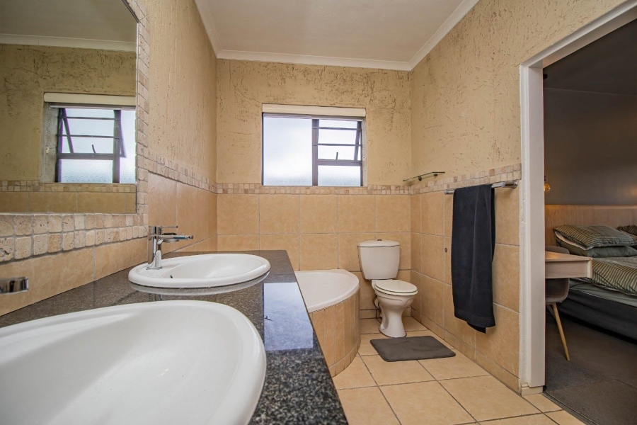 4 Bedroom Property for Sale in Island View Western Cape